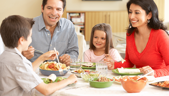 Disfruta-tus-comidas-en-familia--Foto destacada