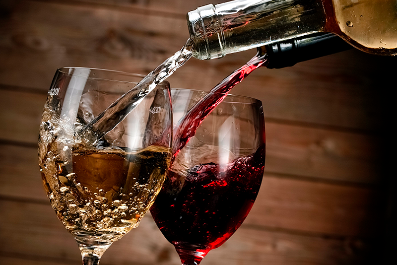 ¿Cuál es tu elección, una copa de vino tinto o de vino blanco?