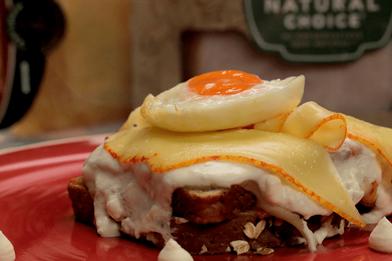 Croque madame con jamón de pavo