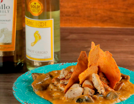 pollo-en-salsa-de-vino-blanco-con-tejas-de-zanahoria