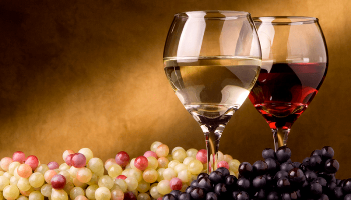 Descubre de dónde proviene el color del vino