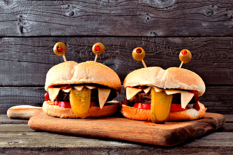 Diviértete en Halloween preparando unas deliciosas monstruo burguesas