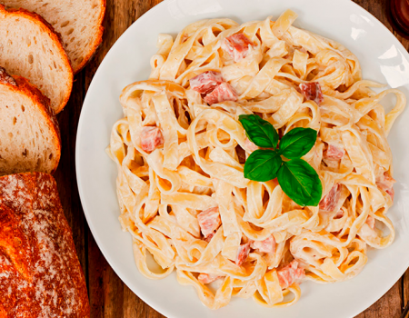 Pasta-a-la-carbonara-con-pavo