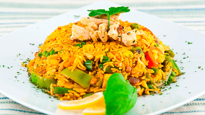 Pollo con arroz al vapor de cerveza