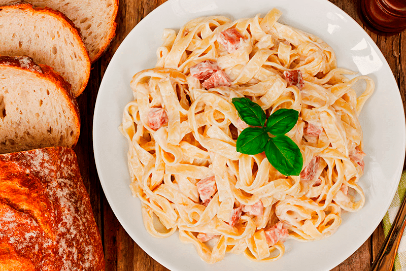 Pasta a la carbonara con pavo - Sabor USA