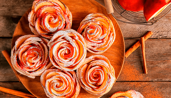 Rosas de manzana y queso crema