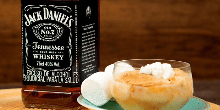 Peras y masmelos en salsa de whiskey