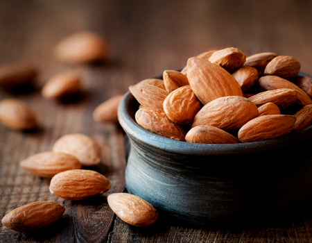 Calma la sensación de hambre con unas deliciosas almendras USA