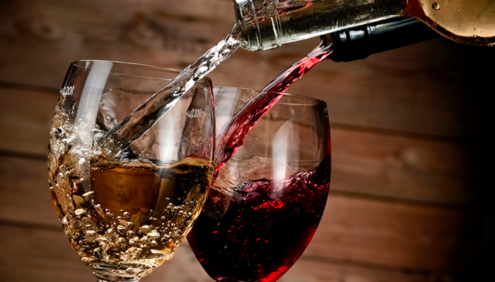 ¿Cuál es tu elección, una copa de vino tinto o de vino blanco?