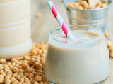 Leche de soya, una opción deliciosa y saludable