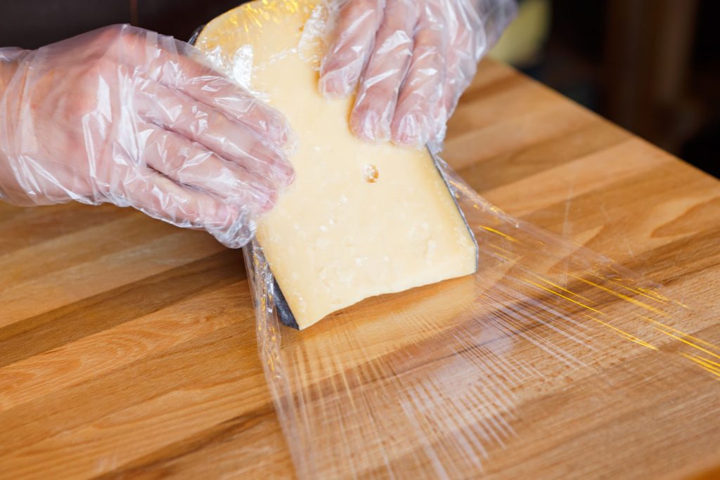 Los trucos que debes utilizar para conservar el queso en casa