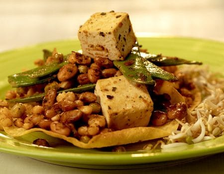 Salteado de tofu y legumbres